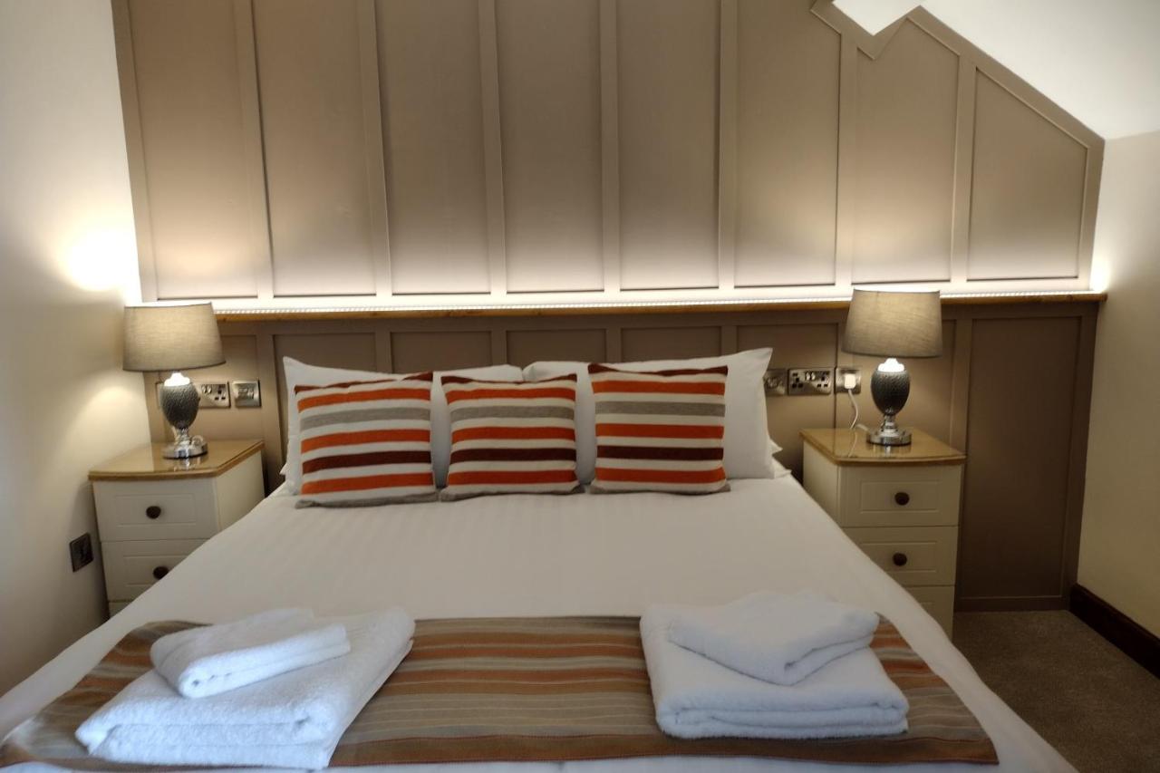 Lion Hotel & Studio Apartments Criccieth Bagian luar foto