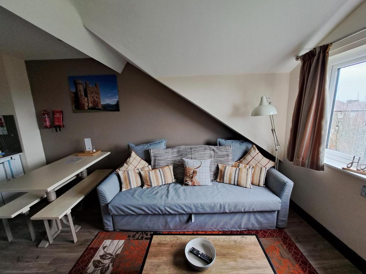 Lion Hotel & Studio Apartments Criccieth Bagian luar foto