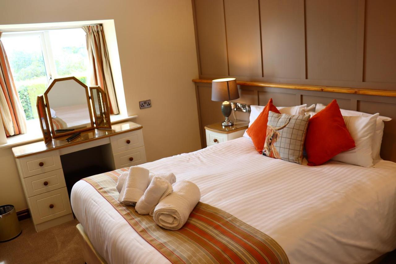 Lion Hotel & Studio Apartments Criccieth Bagian luar foto