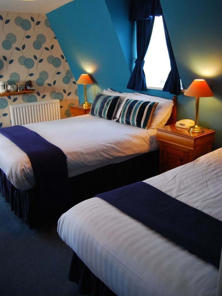 Lion Hotel & Studio Apartments Criccieth Bagian luar foto