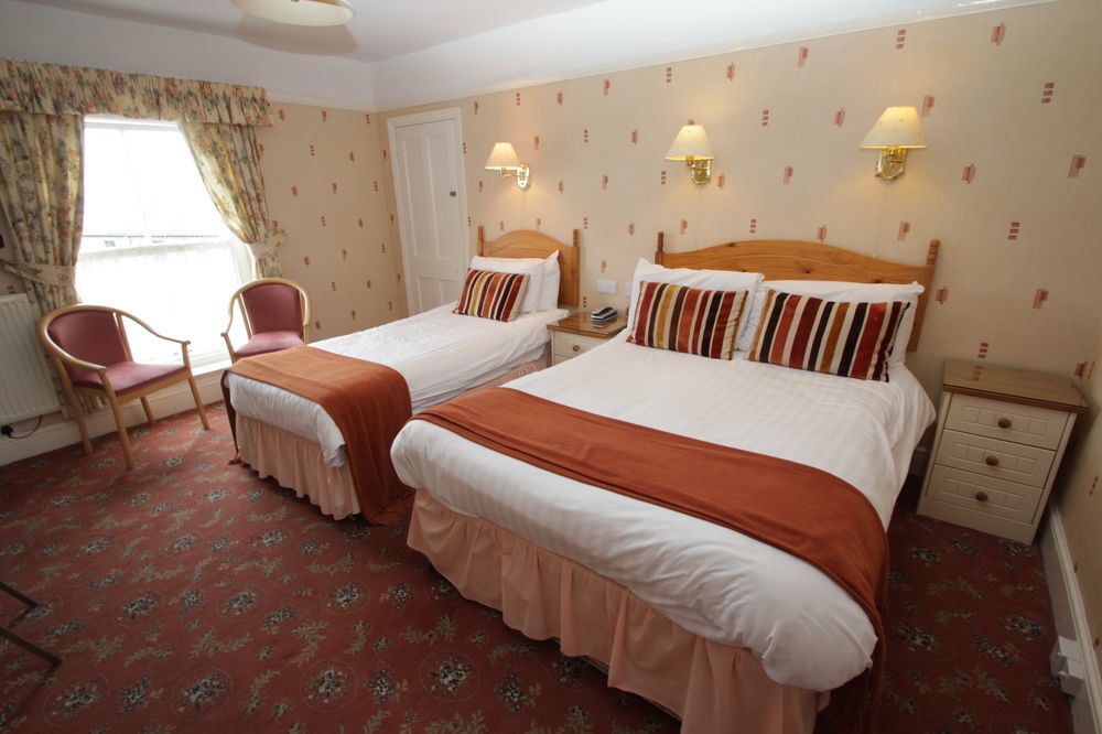 Lion Hotel & Studio Apartments Criccieth Bagian luar foto