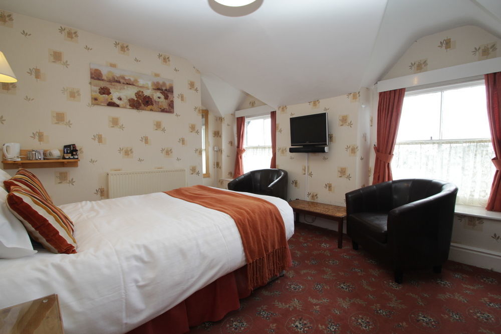 Lion Hotel & Studio Apartments Criccieth Bagian luar foto