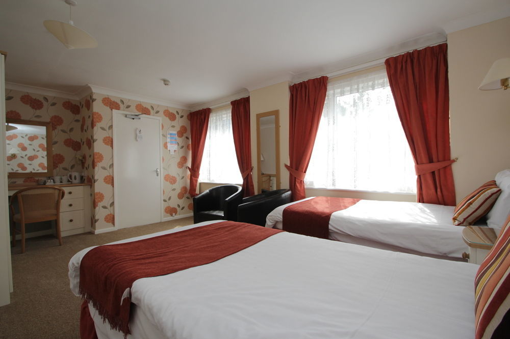 Lion Hotel & Studio Apartments Criccieth Bagian luar foto