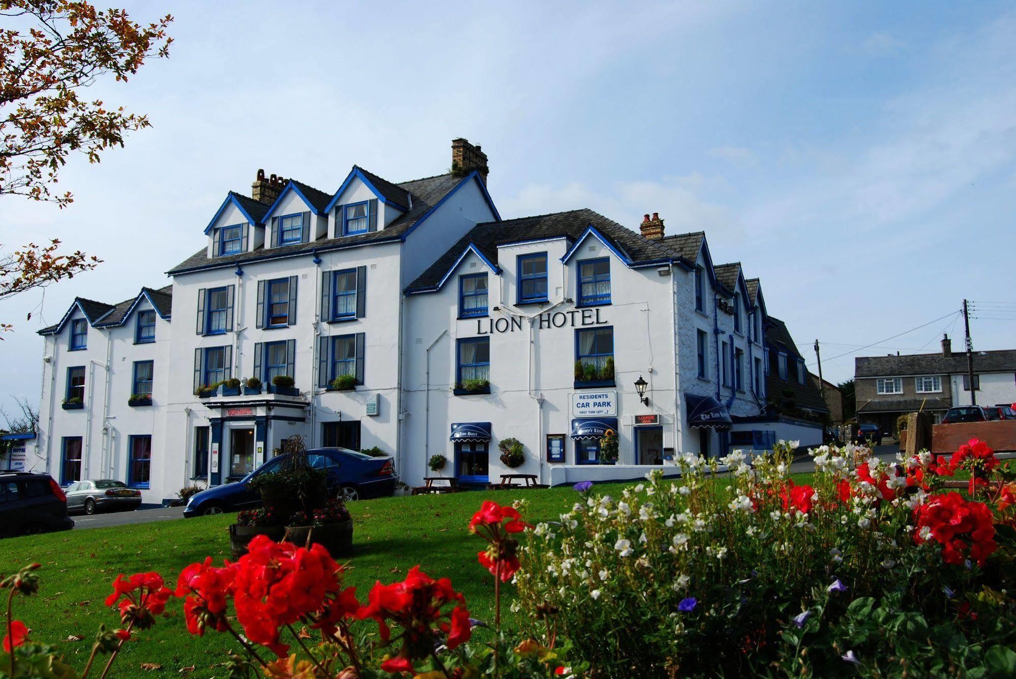 Lion Hotel & Studio Apartments Criccieth Bagian luar foto